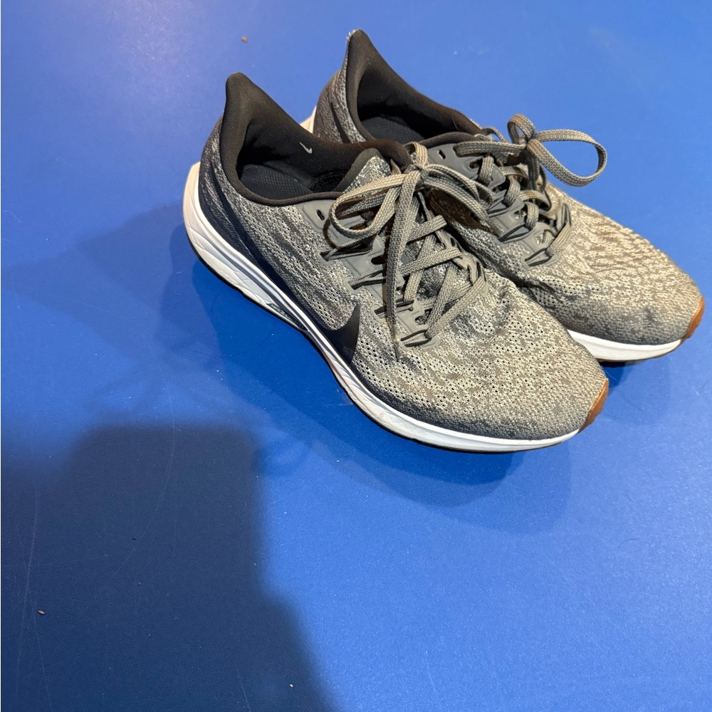 Men’s Nike Pegasus Black and Gray Athletic Sneakers